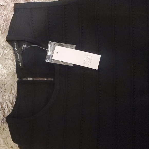 NWT White House Black Market Sleeveless Black Top White Size M - Picture 2 of 9